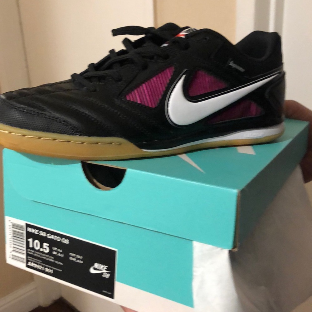 Nike SB Gato- Supreme edition